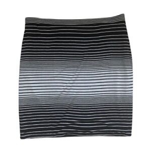 MAX STUDIO Short Skirt, Stretchable, Black and White, Striped, Large
